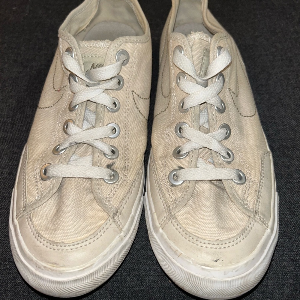 Nike Women's Go Canvas Shoes 443928-200 Tan Size 7.5
